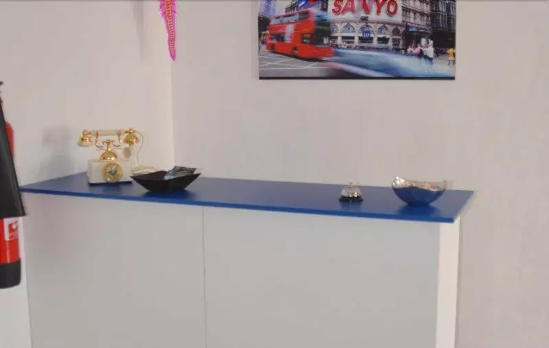 El Almendro Y La Montana