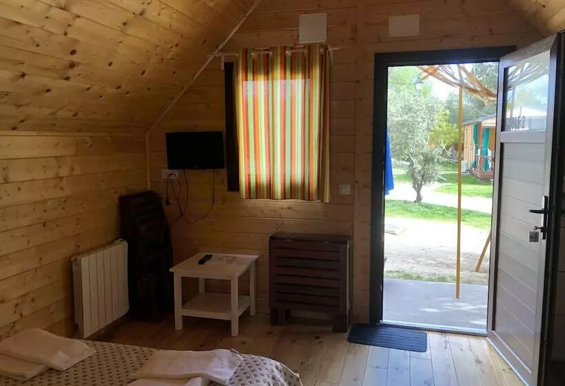 Hotelli Camping Pico De La Miel