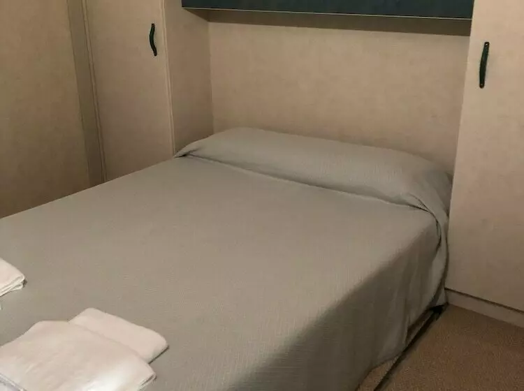 Hotelli Camping Pico De La Miel