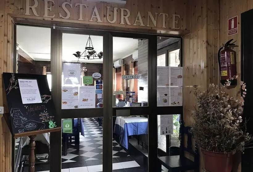 Hotelli Hostal Puerto