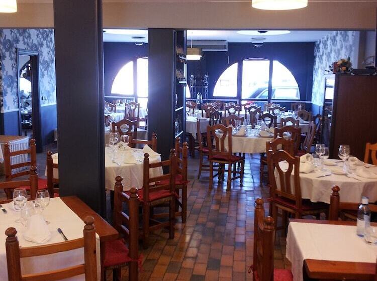 ホテル Hostal Sardon