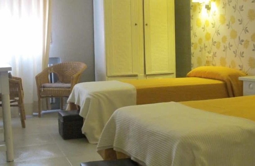 ホテル Hostal Sardon