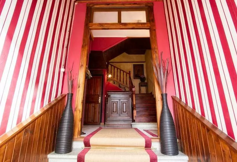 Hotelli La Casona De Sobrepiedra