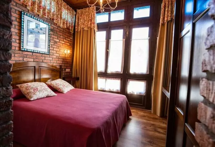 Hotelli La Casona De Sobrepiedra