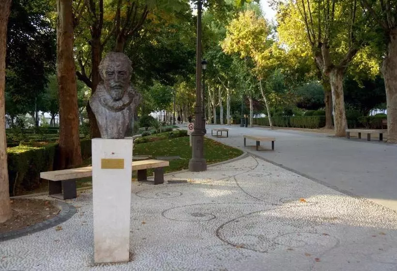 Hotelli Restaurante Dama De Baza