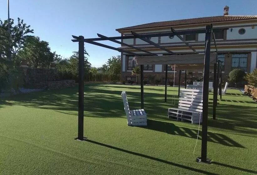 Hotelli Restaurante Dama De Baza