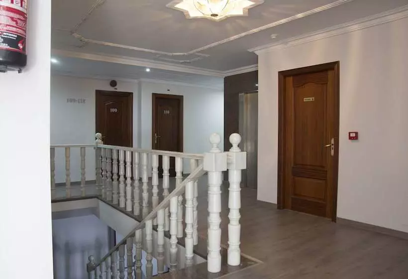 Hotelli Restaurante Dama De Baza