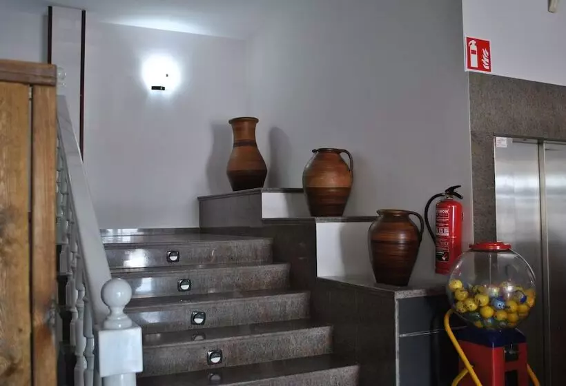 Hotelli Restaurante Dama De Baza