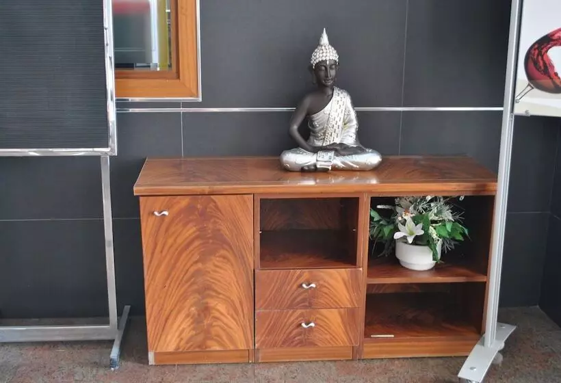 Hotelli Restaurante Dama De Baza