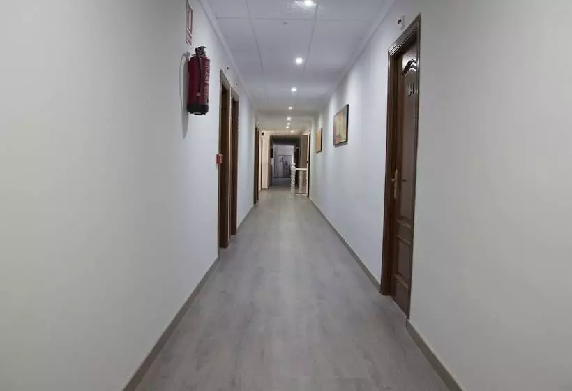 Hotelli Restaurante Dama De Baza