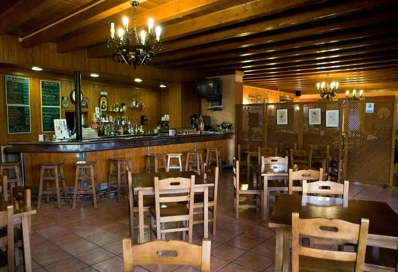 Hotelli Valle De Aísa