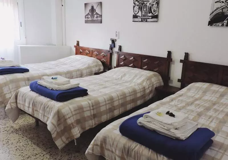 Majatalo Hostal Monreal