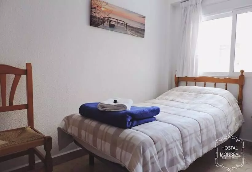 Majatalo Hostal Monreal