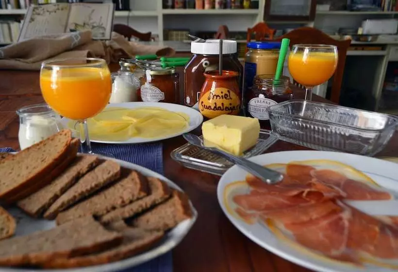 Retkeilymaja Ratones De Biblioteca