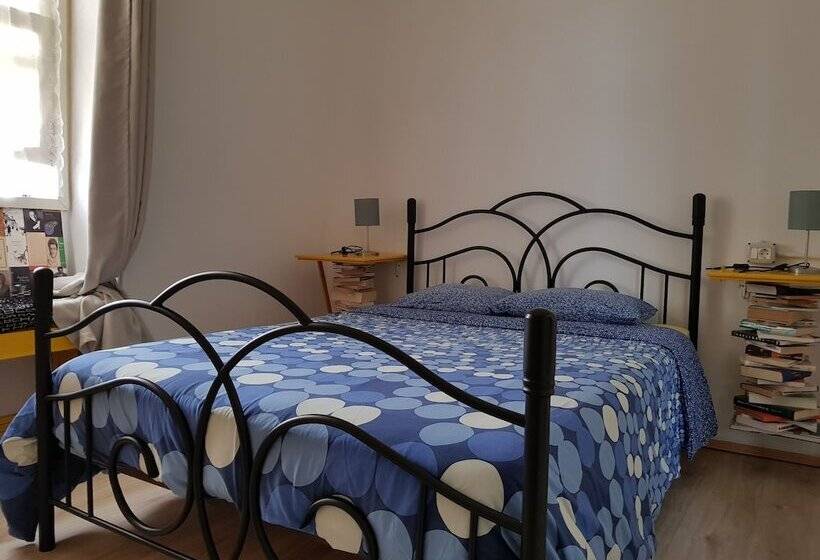 הוסטל Ratones De Biblioteca