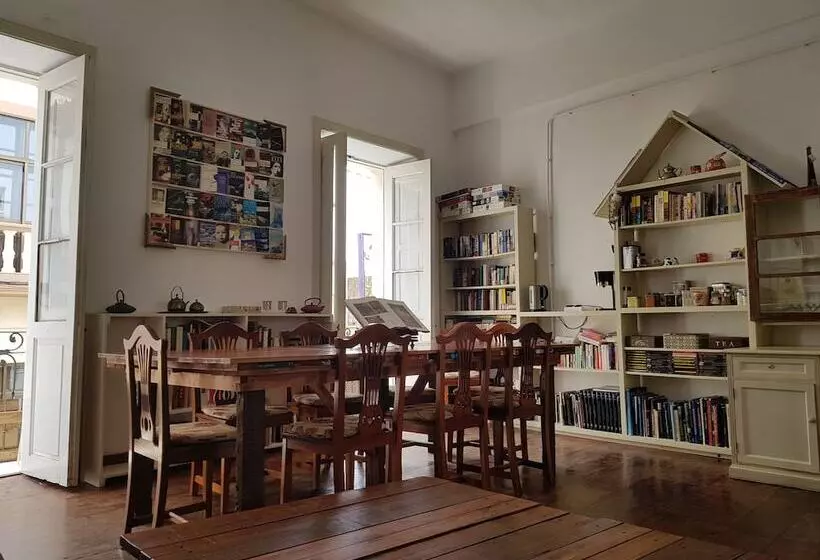 Retkeilymaja Ratones De Biblioteca