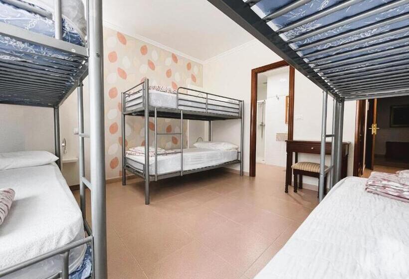 ユースホステル O Cruceiro