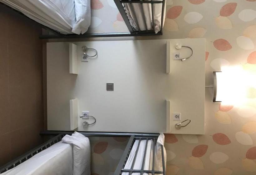 ユースホステル O Cruceiro