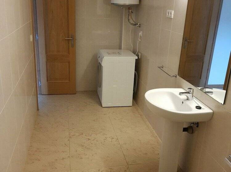 Albergue Villafranca   Hostel