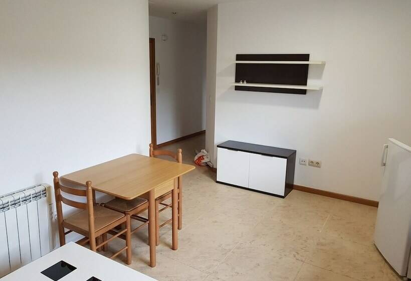 Albergue Villafranca   Hostel