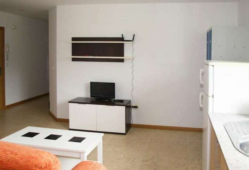 Albergue Villafranca   Hostel