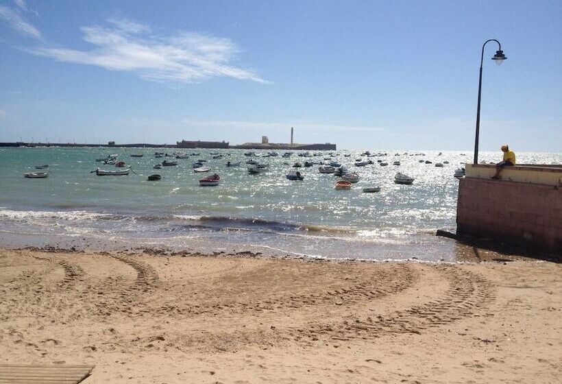 Casa Galuz, Entre La Sierra Y El Mar