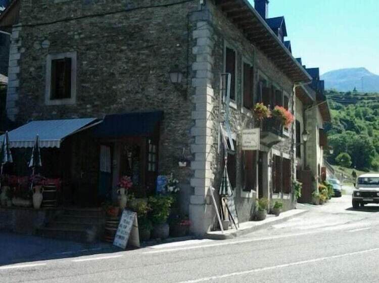 فندق فئة نجمة واحدة Alojamiento Rural Ostau Era Nheuada