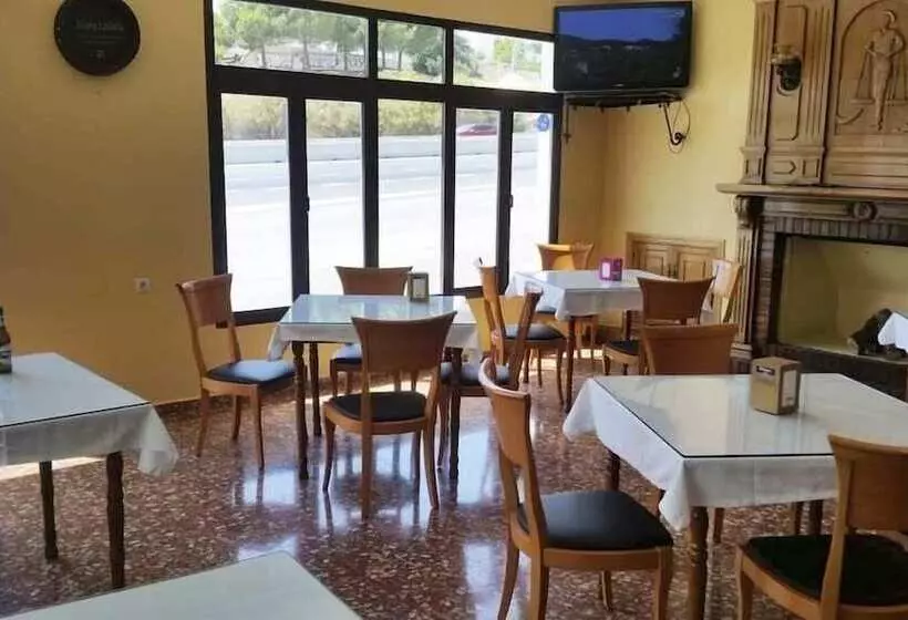 مسافرخانه Casabermeja