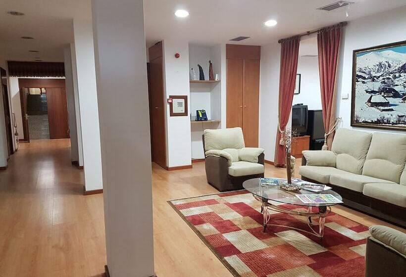 Hostal Restaurante La Charola