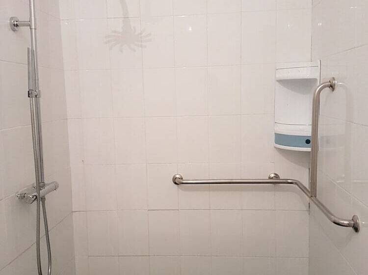 Hostal Restaurante La Charola