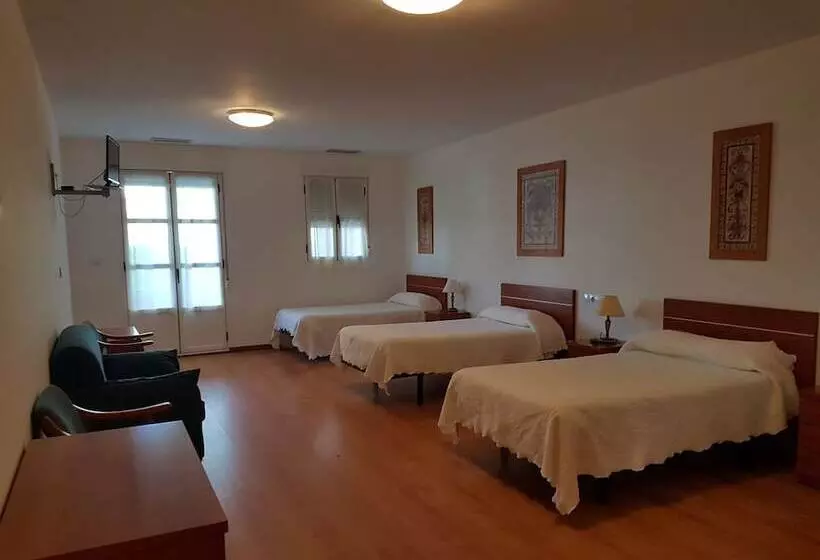 Hostal Restaurante La Charola