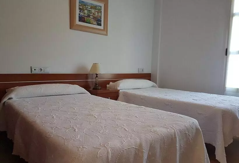 Hostal Restaurante La Charola