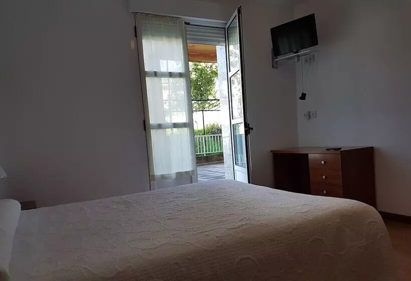 Hostal Restaurante La Charola