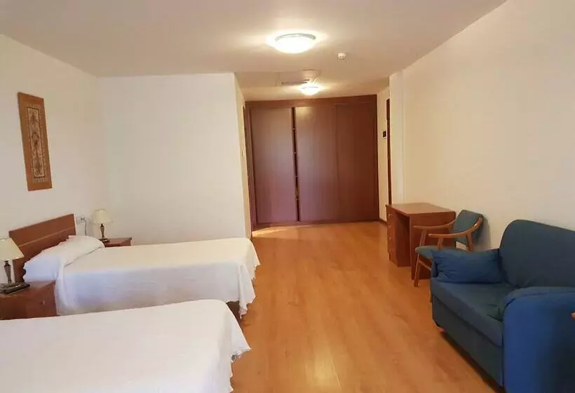 Hostal Restaurante La Charola