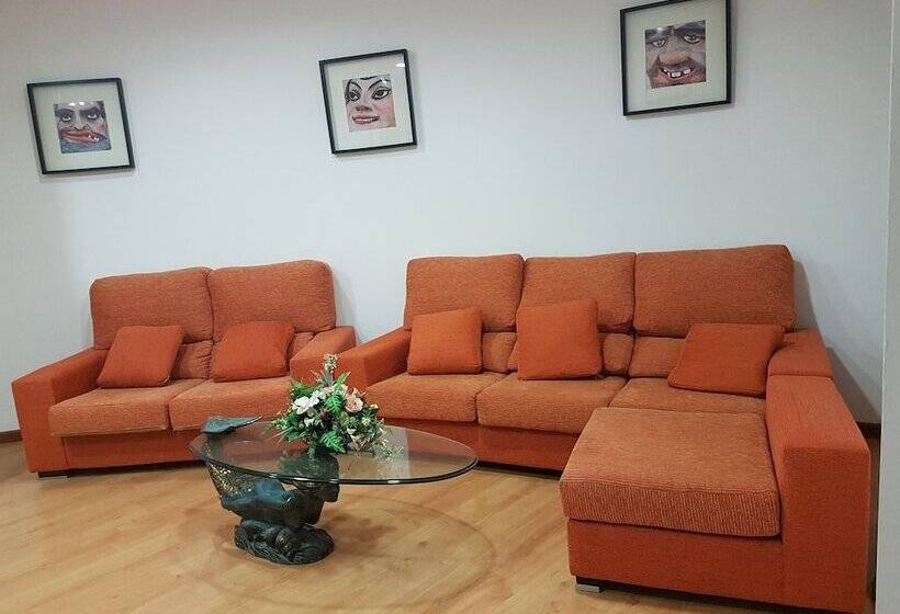 Hostal Restaurante La Charola