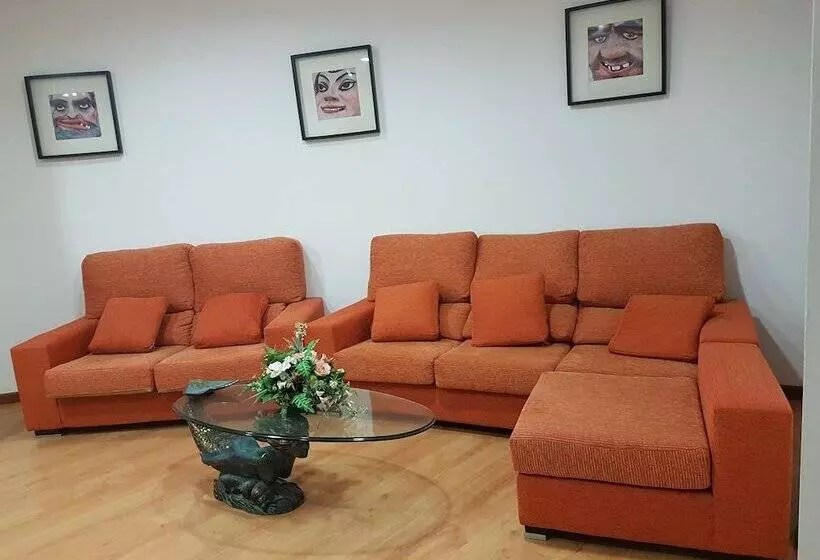 Hostal Restaurante La Charola