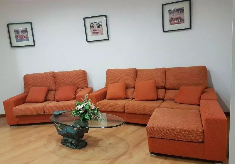 Hostal Restaurante La Charola