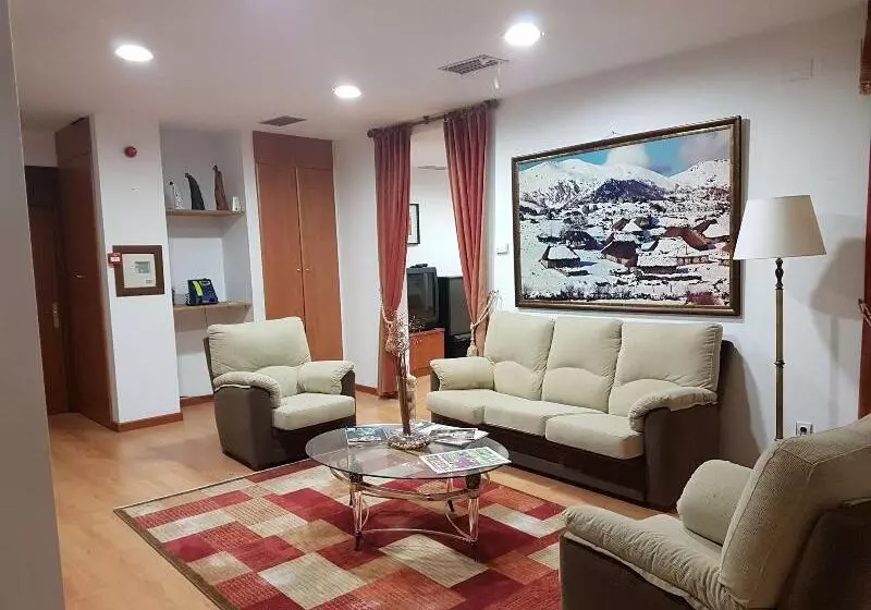 Hostal Restaurante La Charola