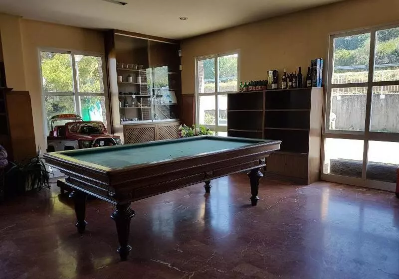 Hostal Restaurante La Charola