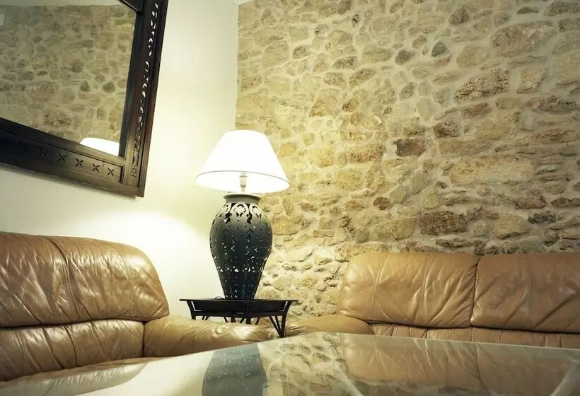 Hostal Trafalgar
