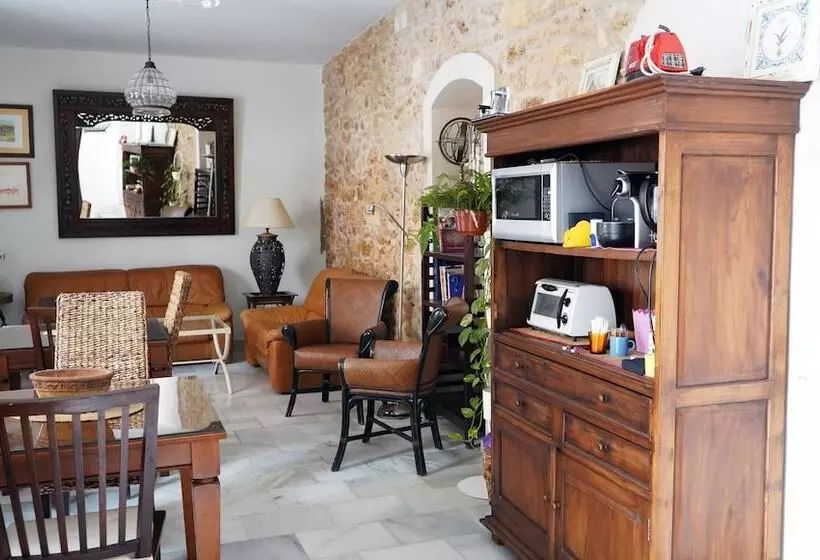 Hostal Trafalgar
