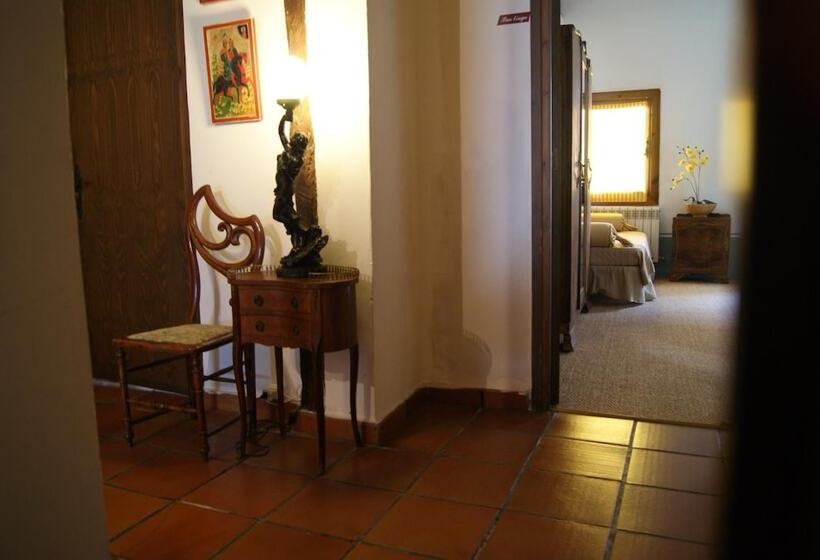 Peregrinando, Pensión Con Encanto