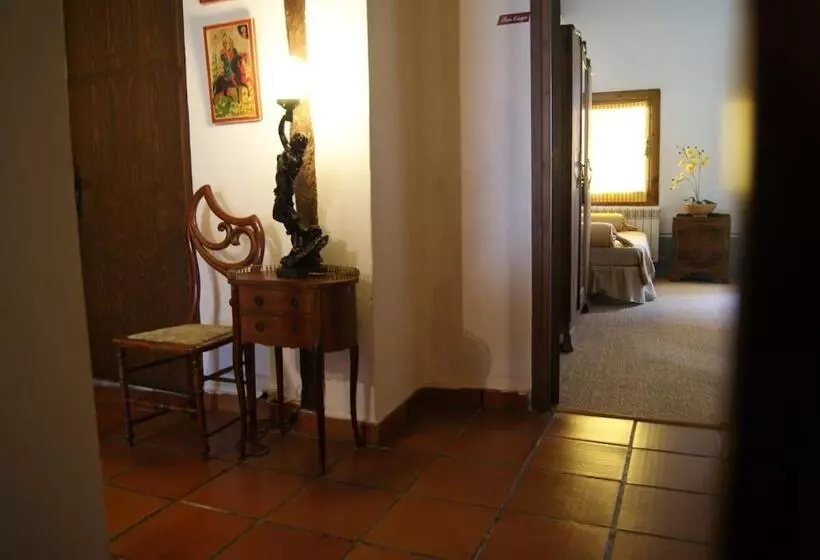 Peregrinando, Pensión Con Encanto