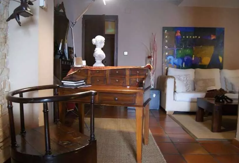 Peregrinando, Pensión Con Encanto