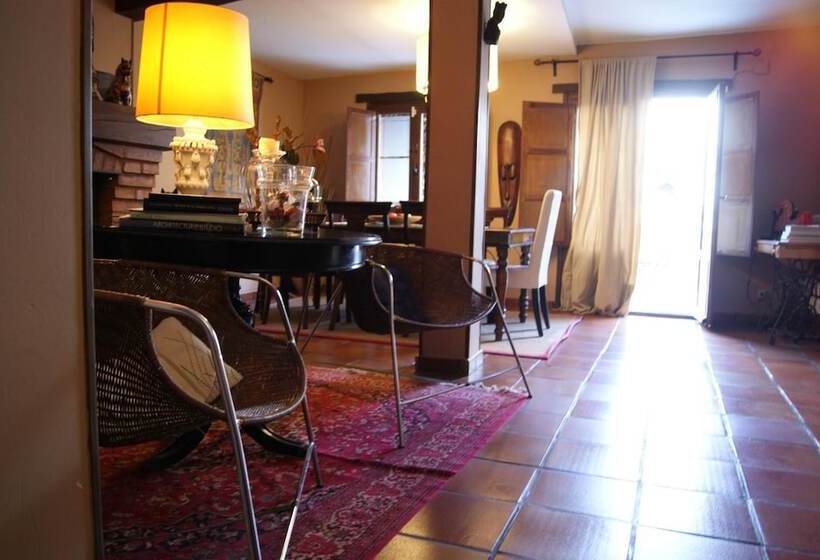 Peregrinando, Pensión Con Encanto