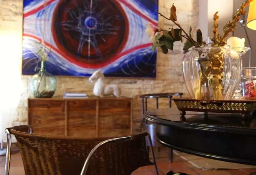 Peregrinando, Pensión Con Encanto