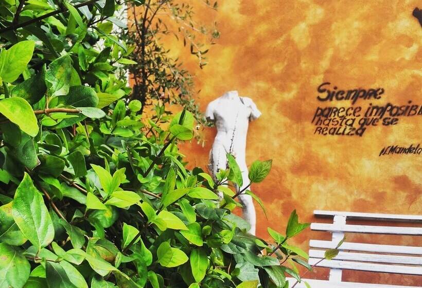 Peregrinando, Pensión Con Encanto