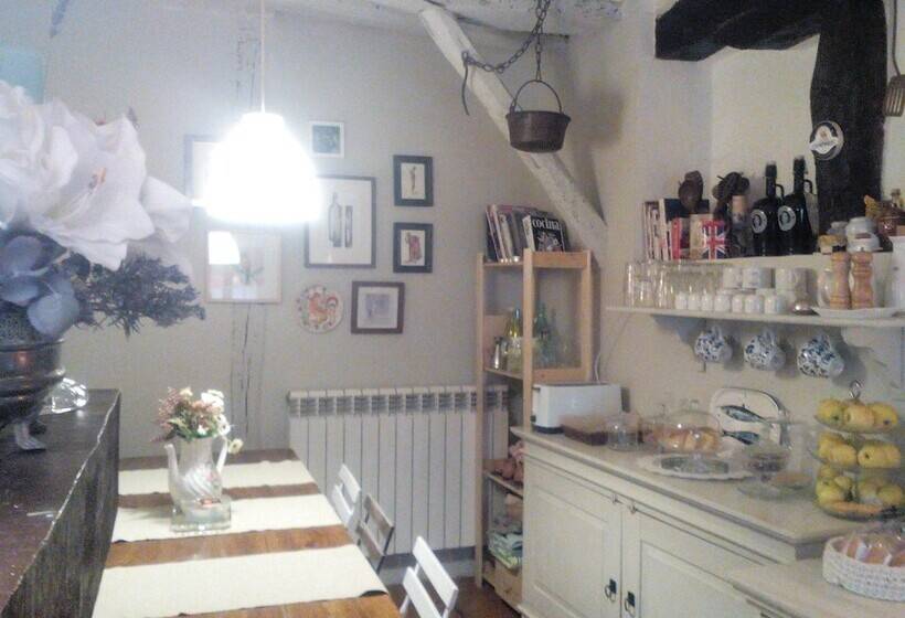 Peregrinando, Pensión Con Encanto