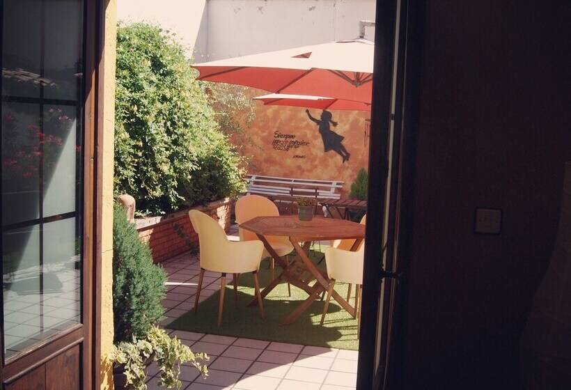 Peregrinando, Pensión Con Encanto