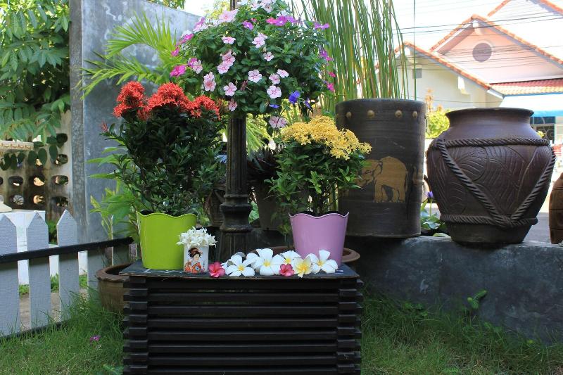 فندق صغير Eat N Sleep